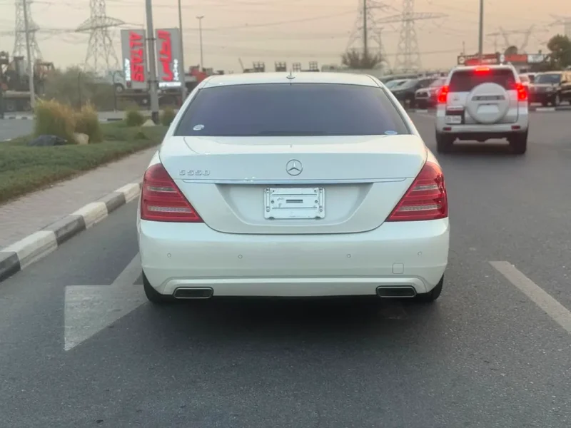 2010 Mercedes-Benz S-Class S 550 8 Cylinders petrol Engine White Black Sedan Automatic