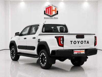 2027 TOYOTA HILUX DC SGLX 2.8L 4 Cylinders Diesel Engine White Black Pickup Truck GCC