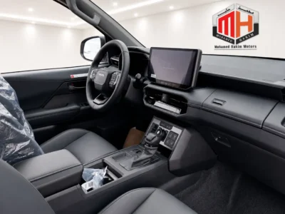 2027 TOYOTA HILUX DC SGLX 2.8L 4 Cylinders Diesel Engine White Black Pickup Truck GCC