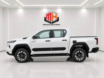 2027 TOYOTA HILUX DC SGLX 2.8L 4 Cylinders Diesel Engine White Black Pickup Truck GCC