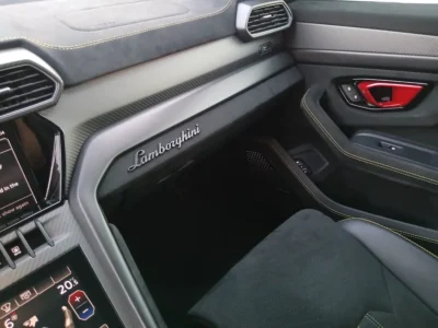 2023 Lamborghini Urus Performante Twin-Turbo V8 Petrol Engine Yellow Black SUV