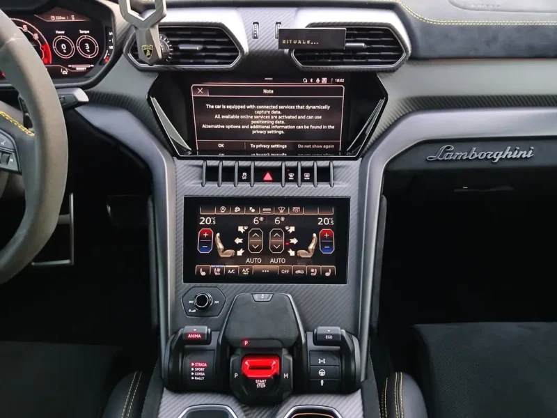 2023 Lamborghini Urus Performante Twin-Turbo V8 Petrol Engine Yellow Black SUV