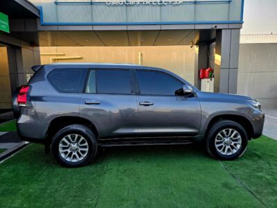 2019 Toyota Prado EXR 4.0 Litres 6 Cylinders Petrol Engine Grey Beige SUV GCC Specs