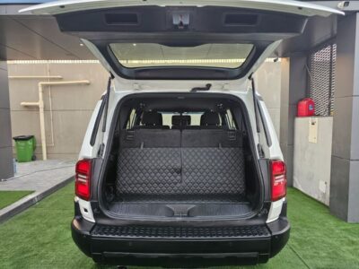 2024 TOYOTA PRADO 2.8 Litres 4 Cylinders Diesel Engine White Black SUV GCC Specs