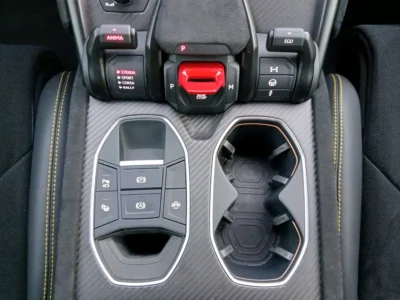2023 Lamborghini Urus Performante Twin-Turbo V8 Petrol Engine Yellow Black SUV