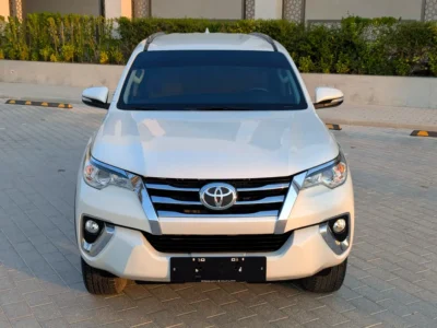 2017 Toyota Fortuner EXR 2.7 Liters V4 Petrol Engine White Beige SUV GCC Excellent Condition