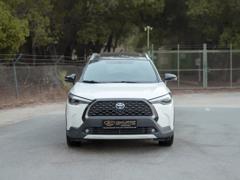 2022 Toyota Corolla Cross GLi 1.8L 4 Cylinders Hybrid Engine White Brown SUV GCC Specs