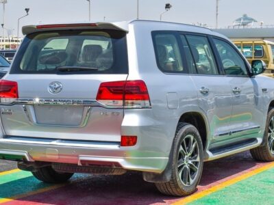 2021 Toyota Land Cruiser VXR Grand Touring S 5.7L V8 Petrol Engine Silver Brown SUV GCC