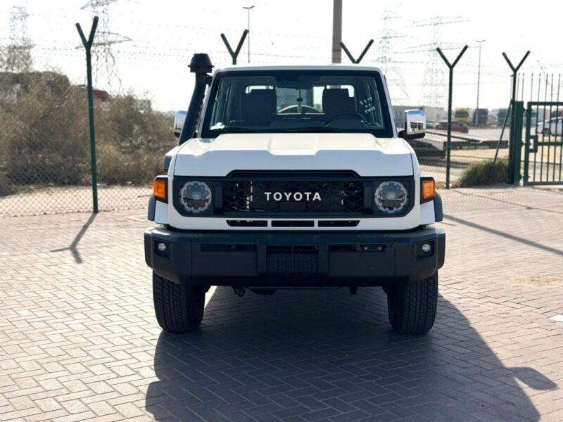 2026 Toyota Land Cruiser LC79 4.0 Litres 6 Cylinders Petrol Engine White Brown Pickup Truck