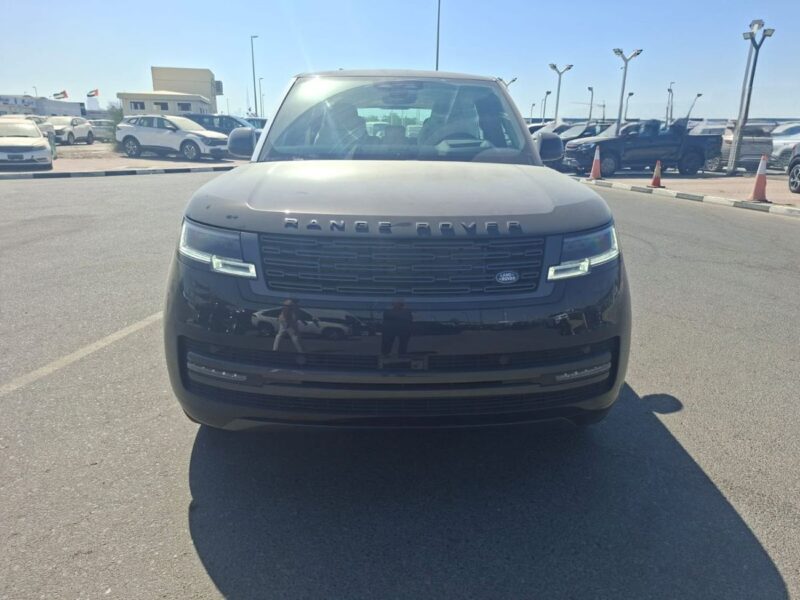 2026 Land Rover Range Rover HSE P530 4.4 Litres 8 Cylinders Hybrid Engine Black White SUV