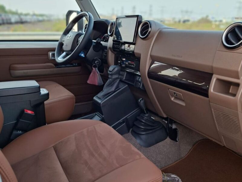 2026 Toyota Land Cruiser 70 LC76 2.8 Litres 4 Cylinders Diesel Engine White Brown SUV