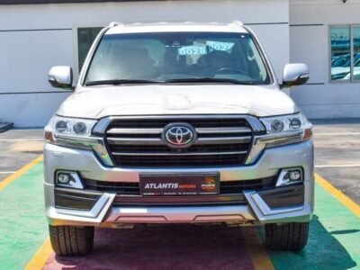 2021 Toyota Land Cruiser VXR Grand Touring S 5.7L V8 Petrol Engine Silver Brown SUV GCC