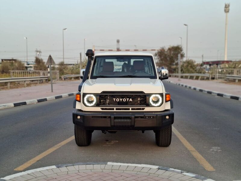 2026 Toyota Land Cruiser 70 LC76 2.8 Litres 4 Cylinders Diesel Engine White Brown SUV