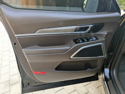 2020 Kia Telluride EX 6 Cylinders Petrol Engine Black Tan SUV GCC Specs Excellent Condition