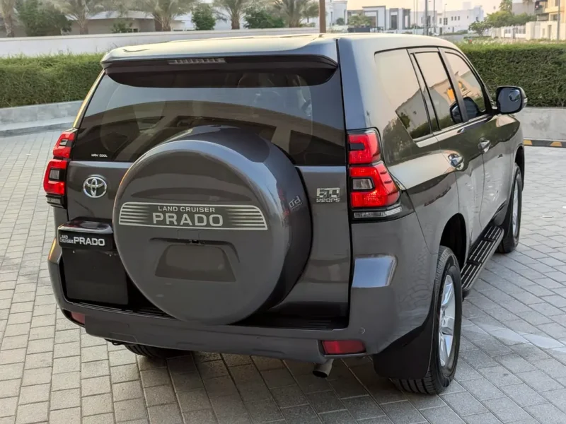 2015 Toyota Prado 4.0L 6 Cylinders Petrol Engine Grey Beige SUV GCC Specs Excellent Condition