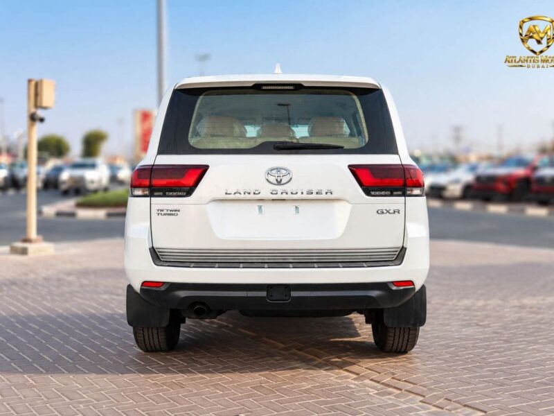 2026 Toyota Land Cruiser GXR 3.3L V6 Diesel Engine White Beige SUV GCC Specs Automatic