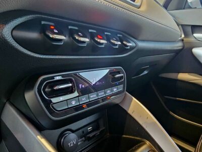 2023 Chevrolet Groove LT 1.5 Litres 4 Cylinders Petrol Engine White Grey SUV GCC Specs