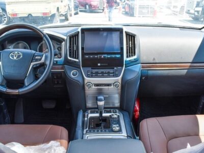 2021 Toyota Land Cruiser VXR Grand Touring S 5.7L V8 Petrol Engine Silver Brown SUV GCC
