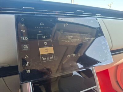 2026 Land Rover Range Rover HSE P530 4.4 Litres 8 Cylinders Hybrid Engine Black White SUV