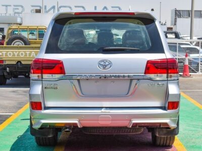 2021 Toyota Land Cruiser VXR Grand Touring S 5.7L V8 Petrol Engine Silver Brown SUV GCC