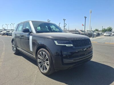 2026 Land Rover Range Rover HSE P530 4.4 Litres 8 Cylinders Hybrid Engine Black White SUV