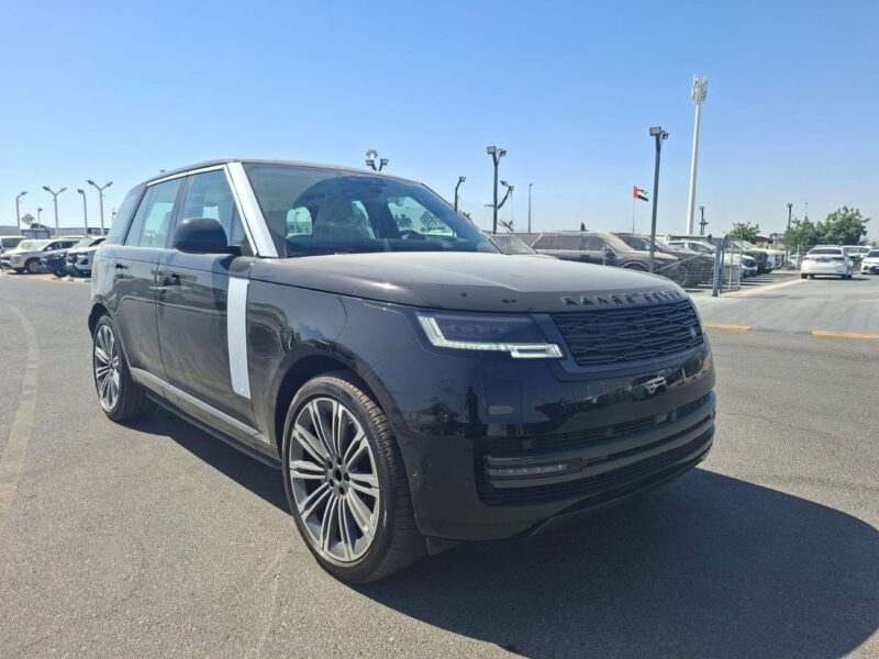 2026 Land Rover Range Rover HSE P530 4.4 Litres 8 Cylinders Hybrid Engine Black White SUV