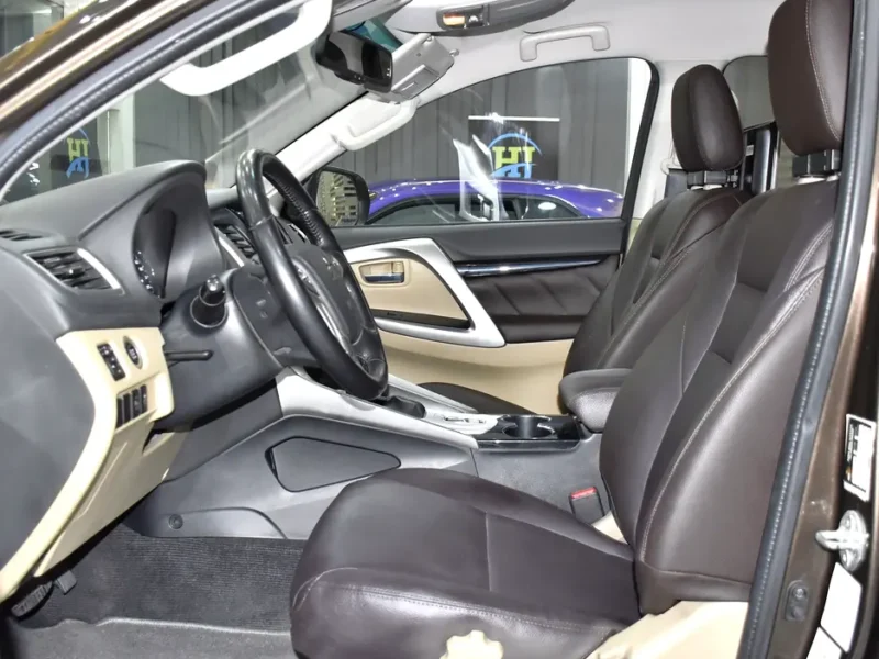 2017 Mitsubishi Montero Sport GLS 6 Cylinders Petrol Engine Brown SUV GCC Specs Automatic