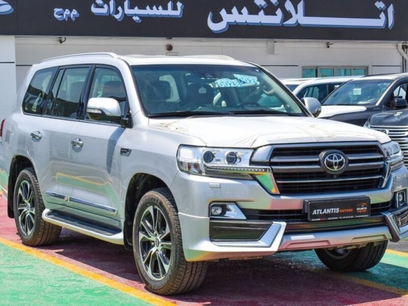 2021 Toyota Land Cruiser VXR Grand Touring S 5.7L V8 Petrol Engine Silver Brown SUV GCC