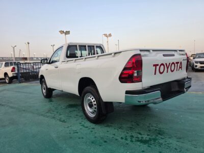 2026 TOYOTA HILUX 4X4 SINGLE CAB 2.7 Litres 4 Cylinders Petrol Engine White Red Pickup