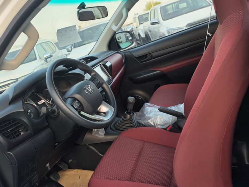 2026 TOYOTA HILUX 4X4 SINGLE CAB 2.7 Litres 4 Cylinders Petrol Engine White Red Pickup
