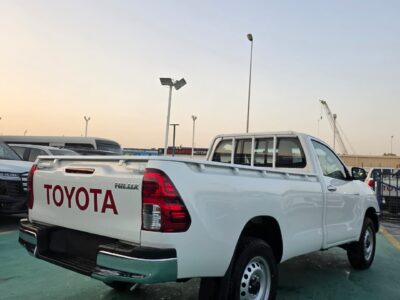 2026 TOYOTA HILUX 4X4 SINGLE CAB 2.7 Litres 4 Cylinders Petrol Engine White Red Pickup