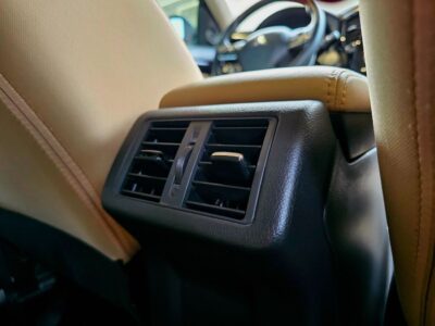 2020 Mitsubishi Outlander GLX 2.4 Litres 4 Cylinders Petrol Engine Silver Beige SUV GCC Specs
