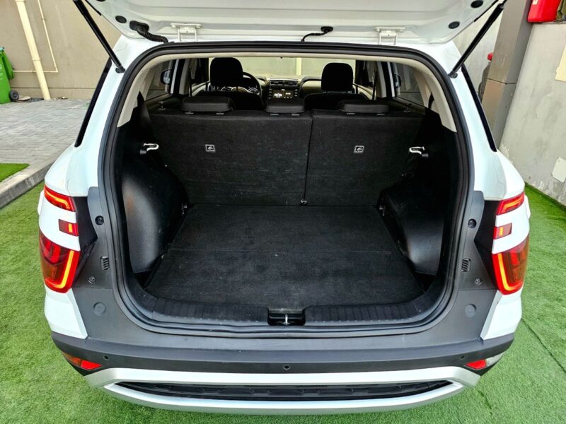 2023 Hyundai Creta SMART 1.6 Litres 4 Cylinders Petrol Engine White Black SUV GCC Specs