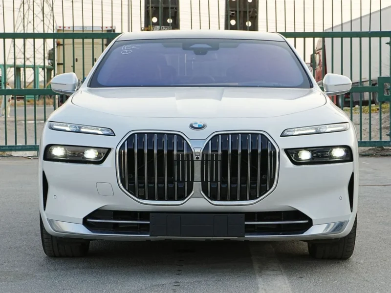 2025 BMW 740i MASTERCLASS M SPORT PACKAGE 6 Cylinders Hybrid White Burgundy Sedan