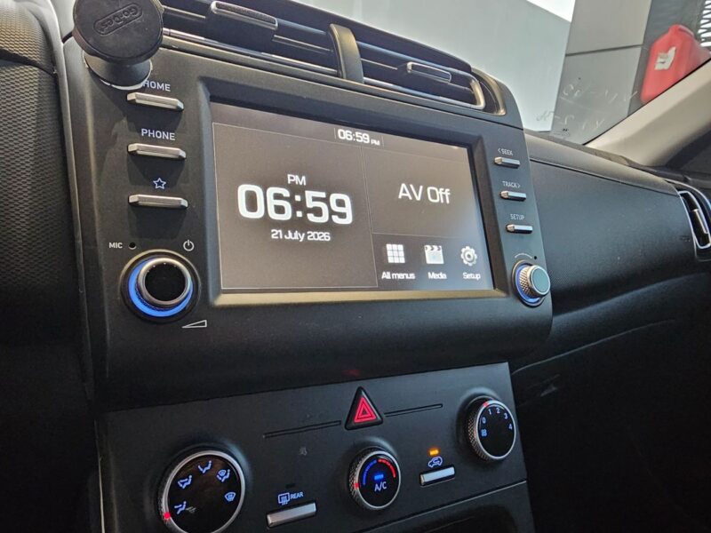 2023 Hyundai Creta SMART 1.6 Litres 4 Cylinders Petrol Engine White Black SUV GCC Specs