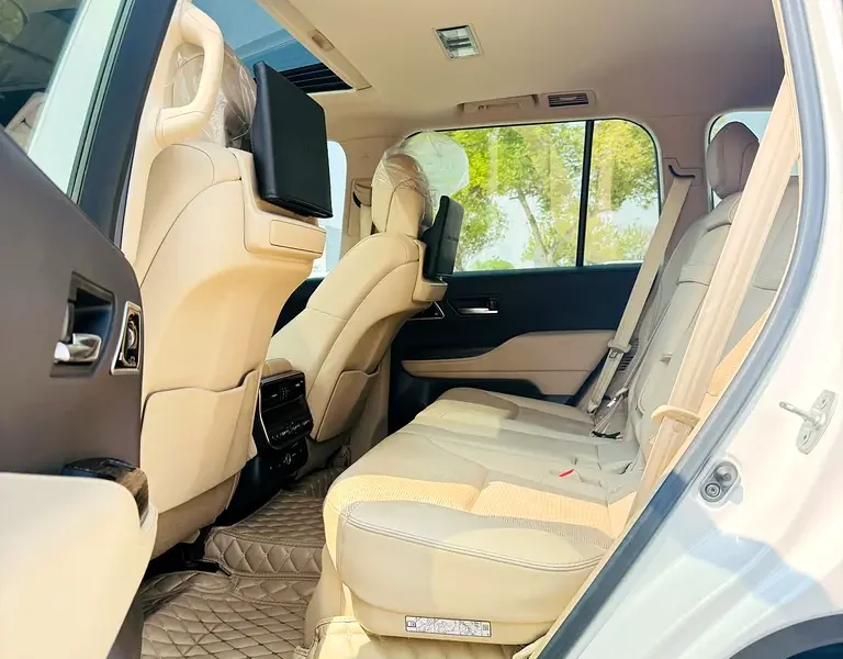 2023 Toyota Land Cruiser VXR 3.5 Litres 6 Cylinders Diesel Engine White Beige SUV GCC