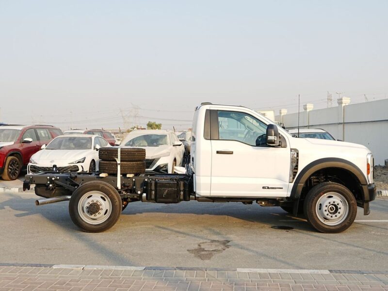 2026 Ford F550 SUPER DUTY XL 6.7L Power Stroke V8 Turbo Diesel White Grey Pickup Truck