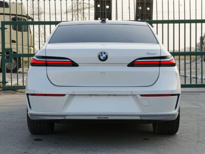 2025 BMW 740i MASTERCLASS M SPORT PACKAGE 6 Cylinders Hybrid White Burgundy Sedan