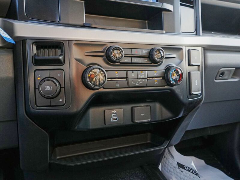 2026 Ford F550 SUPER DUTY XL 6.7L Power Stroke V8 Turbo Diesel White Grey Pickup Truck