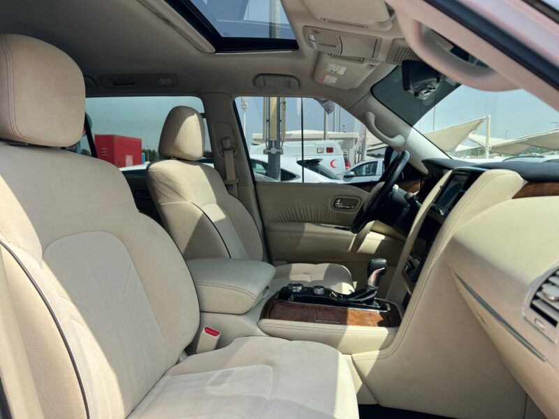 2021 Nissan Patrol SE T2 4.0 Litres 6 Cylinders Petrol Engine White Beige SUV GCC Specs