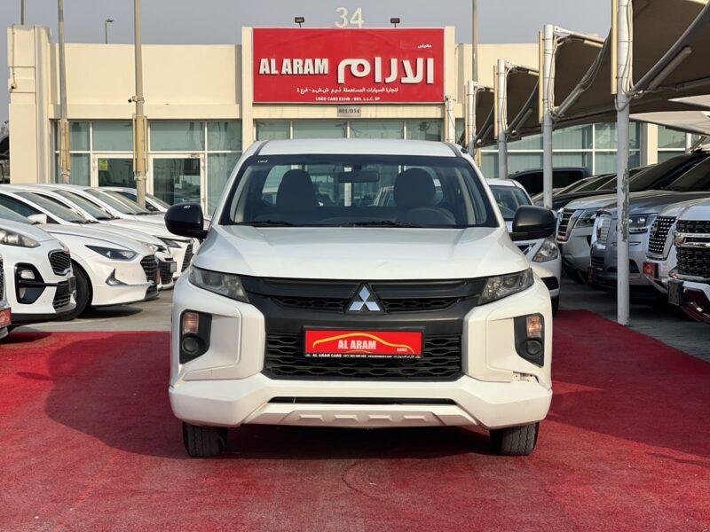 2021 Mitsubishi L200 2.4 Liters 4 Cylinders Petrol Engine 4X2 Manual White Grey Pickup Truck