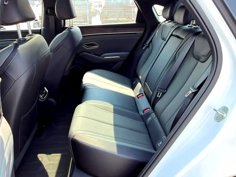 2025 BYD Qin L Premium 4 Cylinders Plug-in Hybrid Engine White Black Sedan Chinese Specs