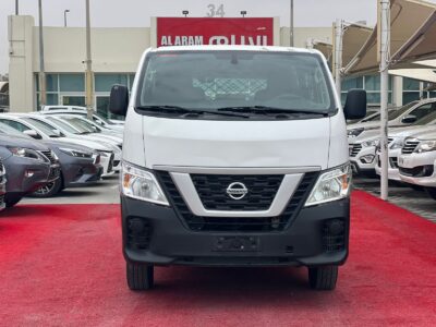 2020 Nissan Urvan 2.5 Litres 4 Cylinders Petrol Engine White Grey Van GCC Specs Automatic