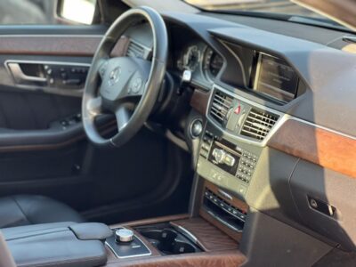 2013 Mercedes Benz E300 3.0 Litres 6 Cylinders Petrol Engine Black Sedan Korean Specs