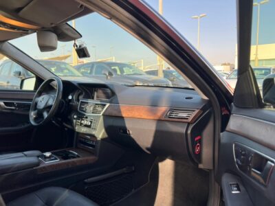 2013 Mercedes Benz E300 3.0 Litres 6 Cylinders Petrol Engine Black Sedan Korean Specs