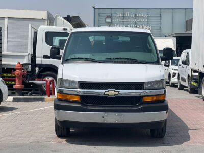 2020 Chevrolet Express 6.0L V8 Vortec Petrol Engine 15 Seaters White Grey Van GCC Specs