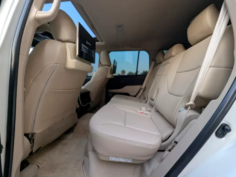 2023 Toyota Land Cruiser VXR 3.3L Twin-Turbo V6 Diesel Engine White Beige SUV GCC Specs