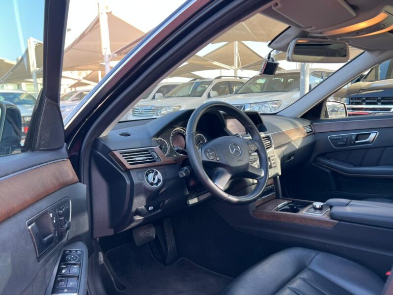 2013 Mercedes Benz E300 3.0 Litres 6 Cylinders Petrol Engine Black Sedan Korean Specs