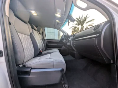 2020 Toyota Tundra Double Cab SR 5.7L V8 Petrol Engine White Black Pickup Truck GCC