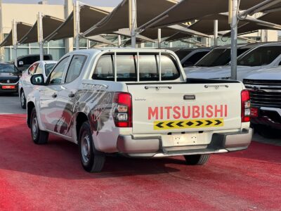 2021 Mitsubishi L200 2.4 Liters 4 Cylinders Petrol Engine 4X2 Manual White Grey Pickup Truck